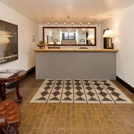 Independence Square 213, Spacious Hotel Room With 2 Queen Beds, Wet Bar, And Sitting Area アスペン エクステリア 写真