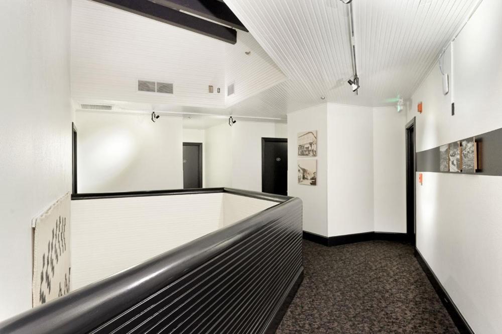Independence Square 213, Spacious Hotel Room With 2 Queen Beds, Wet Bar, And Sitting Area アスペン エクステリア 写真